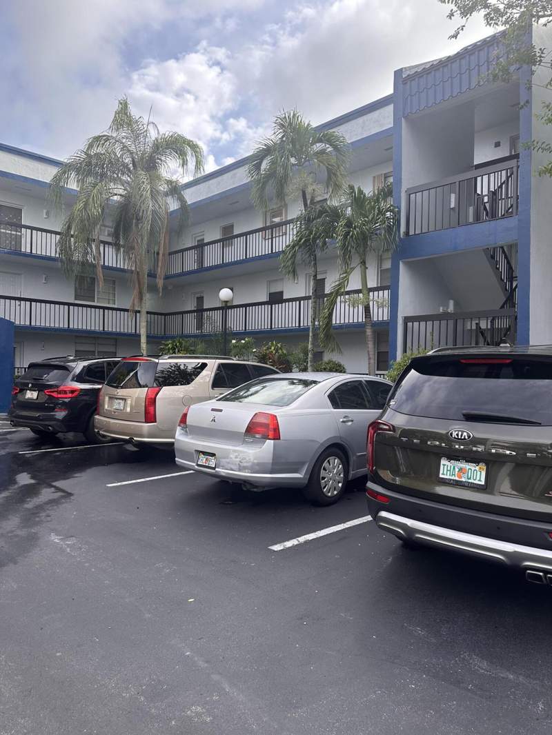 2 bedroom Condominium at 3090 Holiday Springs Boulevard #310, Holiday Springs Village 2 Condo, Margate — photo 2
