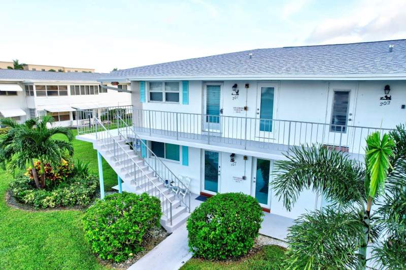 2 bedroom Condominium at 1801 Ocean Drive #201, Leisureville Lake Condo, Boynton Beach — photo 2