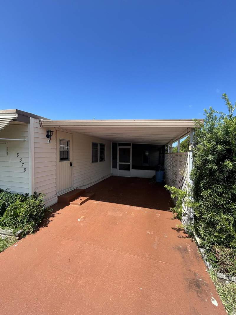 2 bedroom Manufactured Home at 8379 SE Eagle Avenue, Ridgeway, Hobe Sound — photo 5