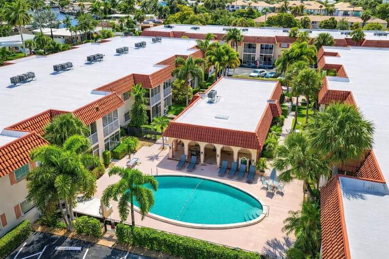 1 bedroom Condominium at 101 E Mcnab Road #102, Barcelona Gardens Condo, Pompano Beach — photo 2