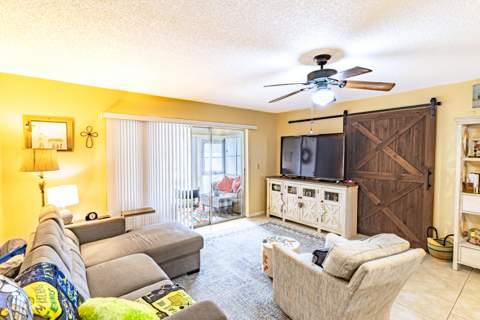 849 Salem Lane, Lake Worth FL - photo 10 of 27