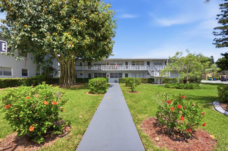 1 bedroom Condominium at 98 E Cambridge, Cambridge Condo, West Palm Beach — photo 4