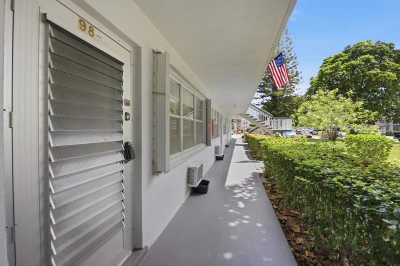 1 bedroom Condominium at 98 E Cambridge, Cambridge Condo, West Palm Beach — photo 5