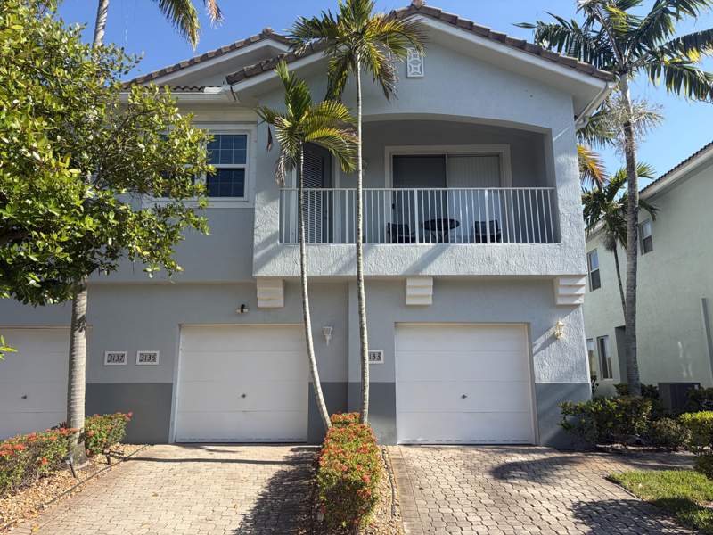 2 bedroom Townhouse at 3133 Laurel Ridge Circle, Thousand Oaks, Riviera Beach — photo 2