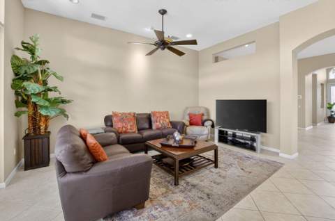 6959 Imperial Beach Circle, Delray Beach FL - photo 15 of 48