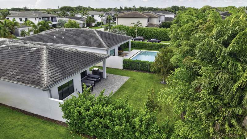 3 bedroom Single Family Residence at 8544 Apple Falls Lane, Bridges Mizner Pud Bridges South Plat Three, Boca Raton — photo 4