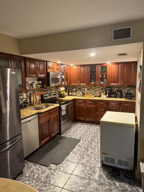 76 Ann Lee Lane, Tamarac FL - photo 11 of 33