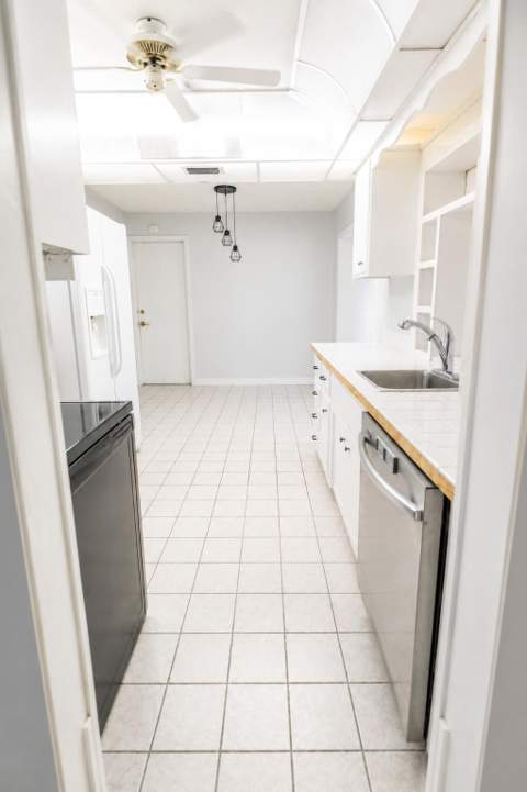 4911 NW 55th Street, Tamarac FL - photo 9 of 25