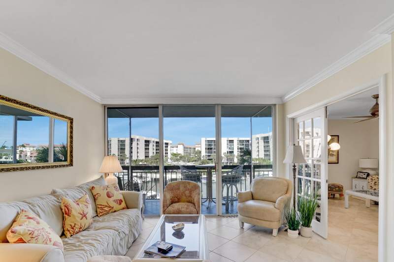 2 bedroom Condominium at 2687 N Ocean Boulevard #G-305, Yacht & Racquet Club Of Boca Raton Condo, Boca Raton — photo 4