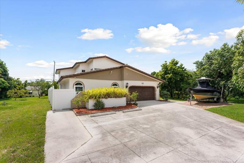 4 bedroom Single Family Residence at 1111 Cherlynn Terrace, Cherlynn Estates, West Palm Beach — photo 2