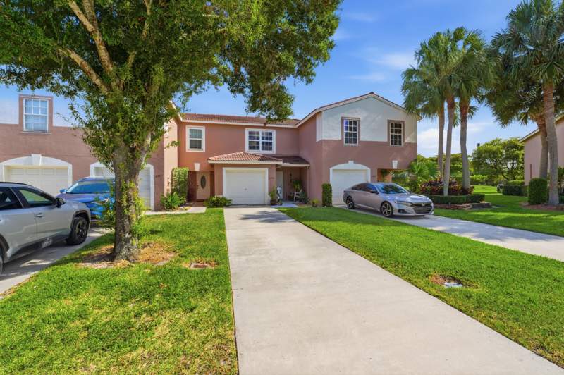 2 bedroom Townhouse at 6929 Willow Creek Run, Rivermill, Lake Worth — photo 2