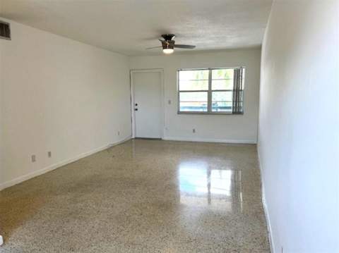 270 NE 40th Street #26, Oakland Park FL - photo 6 of 14