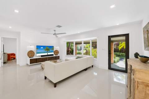 5210 NE 17th Terrace, Fort Lauderdale FL - photo 7 of 39