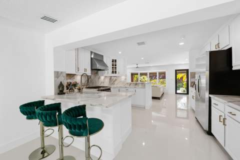 5210 NE 17th Terrace, Fort Lauderdale FL - photo 12 of 39
