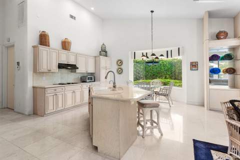 17571 Bocaire Way, Boca Raton FL - photo 13 of 56