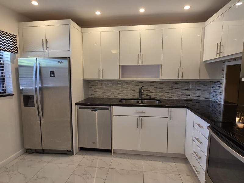 2 bedroom Condominium at 6090 N Sabal Palm Boulevard #209, Lakes Of Carriage Hills, Tamarac — photo 2