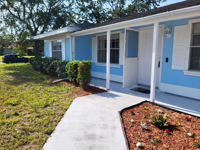 3 bedroom Single Family Residence at 702 SW Belmont Circle, Port St Lucie Section 42 1st Replat, Port St. Lucie — photo 2