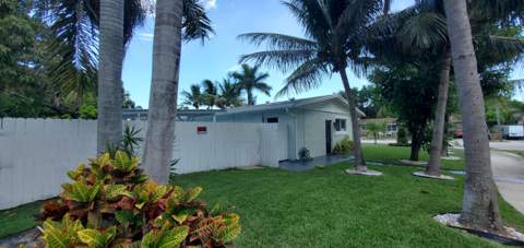 3800 NE 4th Avenue, Deerfield Beach FL - photo 6 of 33