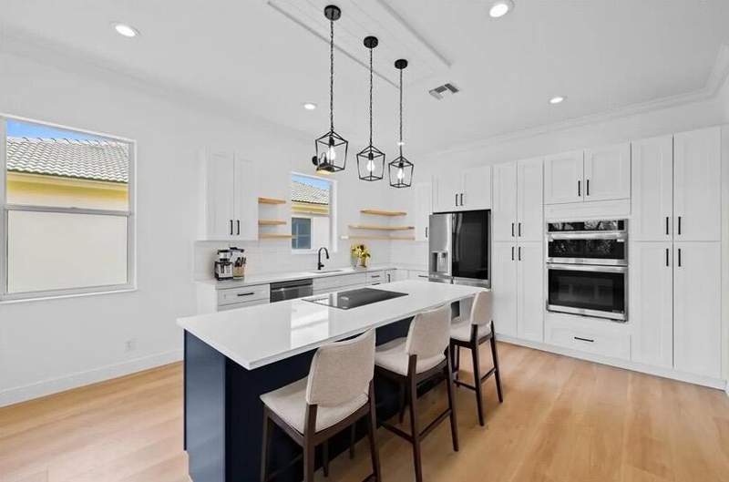 4 bedroom Single Family Residence at 8245 Marsala Way, Melrose Pud Venetian Isles Par I, Boynton Beach — photo 3