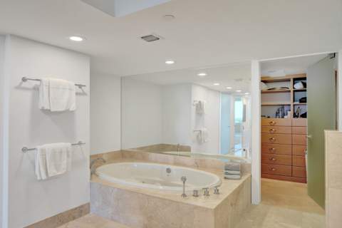 715 Bayshore Drive #902, Fort Lauderdale FL - photo 13 of 36