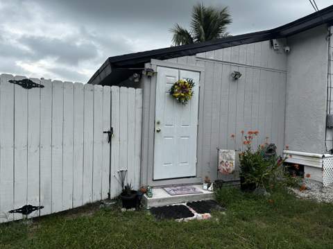 566 SE 7th Drive, Belle Glade FL - photo 6 of 15