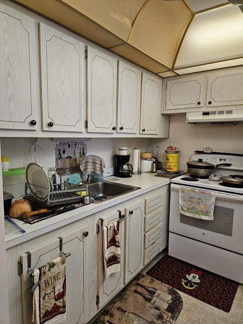 1 bedroom Condominium at 300 Village Green Circle #302, Village Green Sussex Condo, Palm Springs — photo 5