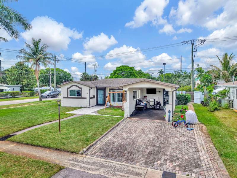 3 bedroom Single Family Residence at 3300 NW 32nd Street, Lauderdale Lakes Northgate Sec 6, Lauderdale Lakes — photo 5