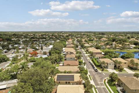 1017 Fosters Mill Road, Boynton Beach FL - photo 7 of 44