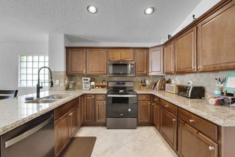 1017 Fosters Mill Road, Boynton Beach FL - photo 17 of 44