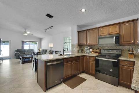 1017 Fosters Mill Road, Boynton Beach FL - photo 19 of 44