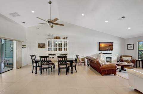 10705 SE Seabreeze Court, Hobe Sound FL - photo 16 of 76