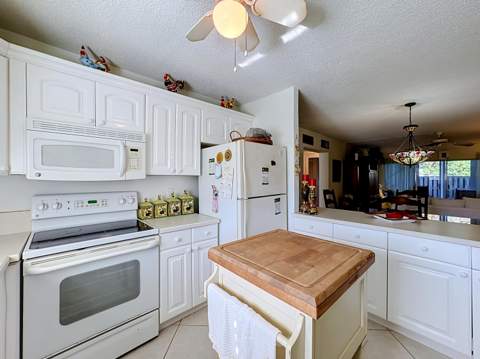 1310 NE 14th Court #K17, Jensen Beach FL - photo 18 of 39