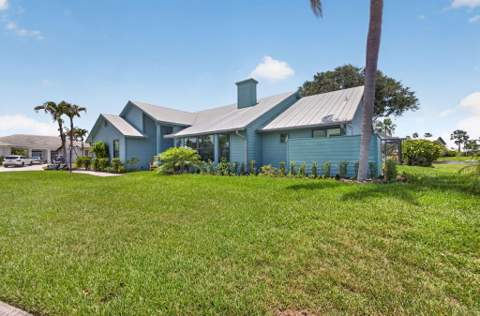 10705 SE Seabreeze Court, Hobe Sound FL - photo 10 of 76