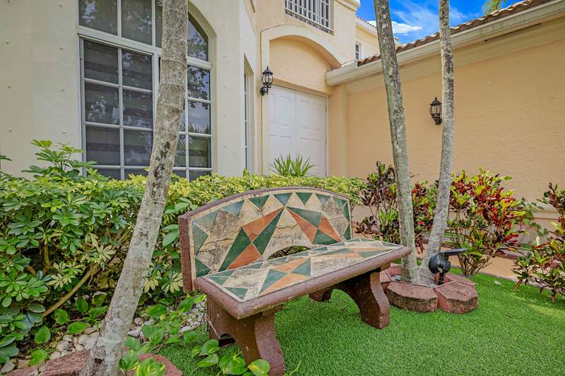 4 bedroom Single Family Residence at 6401 SW 195th Avenue, Big Sky North Residential, Fort Lauderdale — photo 2