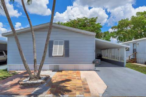 141 Plantation Boulevard, Lake Worth FL - photo 6 of 41