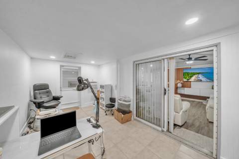 141 Plantation Boulevard, Lake Worth FL - photo 17 of 41