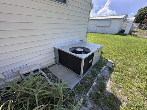 8379 SE Eagle Avenue, Hobe Sound FL - photo 9 of 47
