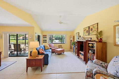 22 Lexington Lane #D, Palm Beach Gardens FL - photo 10 of 33