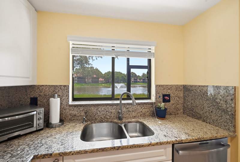 2 bedroom Condominium at 22 Lexington Lane #D, Lexington Green @ PGA National, Palm Beach Gardens — photo 5