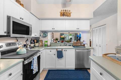 1022 Kokomo Key Lane, Delray Beach FL - photo 7 of 39