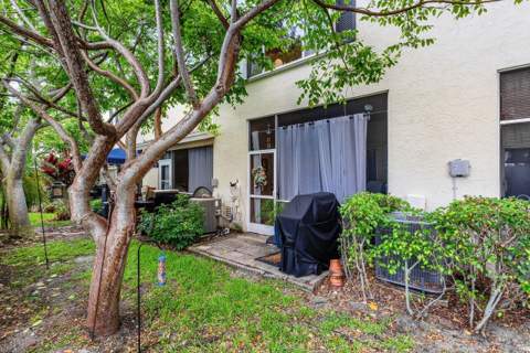 1022 Kokomo Key Lane, Delray Beach FL - photo 24 of 39