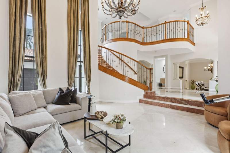 5 bedroom Single Family Residence at 18662 SW 17th Court, Harbour Lakes Estates, Miramar — photo 4