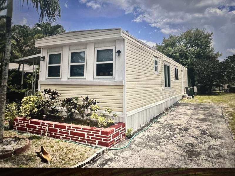 2 bedroom Mobile Home at 4540 NW 68th Street, Deerfield Lake, Coconut Creek — photo 3