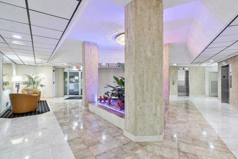 2 bedroom Condominium at 10777 W Sample Road #918, Country Club Tower Of Coral, Coral Springs — photo 2