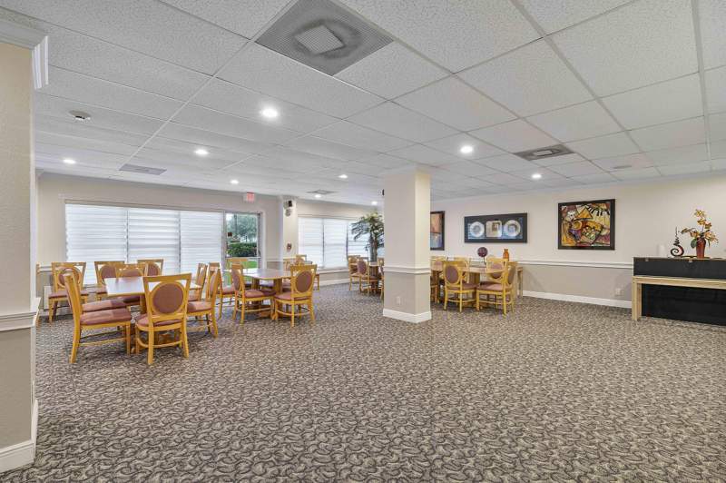 2 bedroom Condominium at 10777 W Sample Road #918, Country Club Tower Of Coral, Coral Springs — photo 4