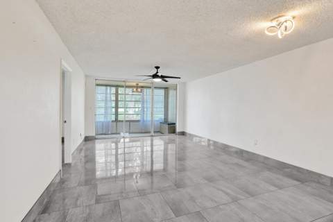 8301 Sands Point Boulevard #S102, Tamarac FL - photo 7 of 33