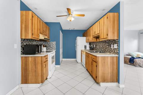 3360 NE Rossi Court, West Palm Beach FL - photo 12 of 47