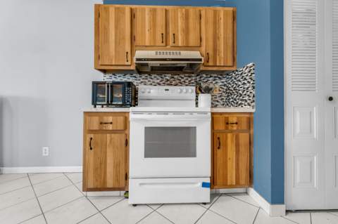 3360 NE Rossi Court, West Palm Beach FL - photo 14 of 47