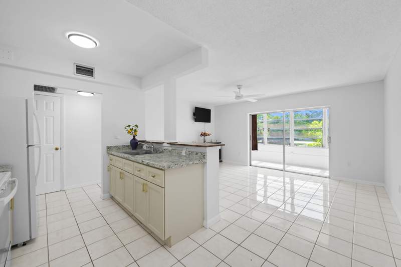 1 bedroom Condominium at 5190 E Sabal Palm Boulevard #209, Sabal Palm Village Condo, Tamarac — photo 2