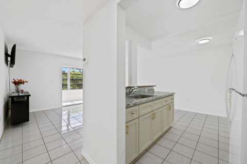 5190 E Sabal Palm Boulevard #209, Tamarac FL - photo 8 of 32